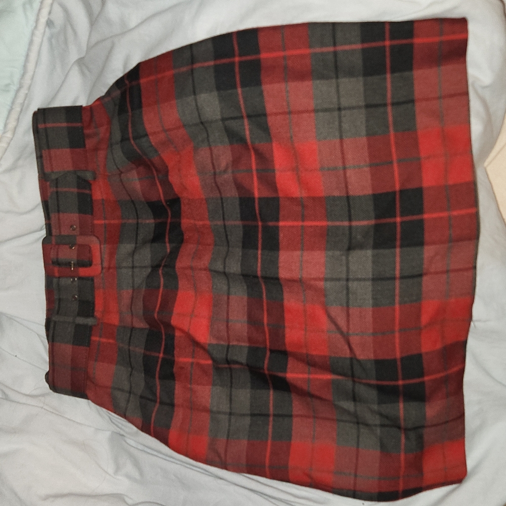 Beechers Brook red and black plaid size 13 skirt